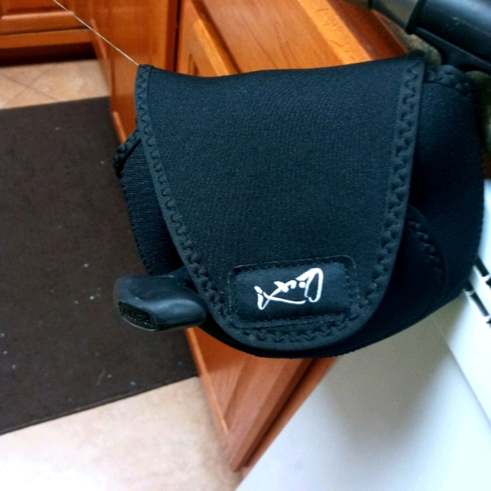 Water prof velcro reel covers fits up to a 8000